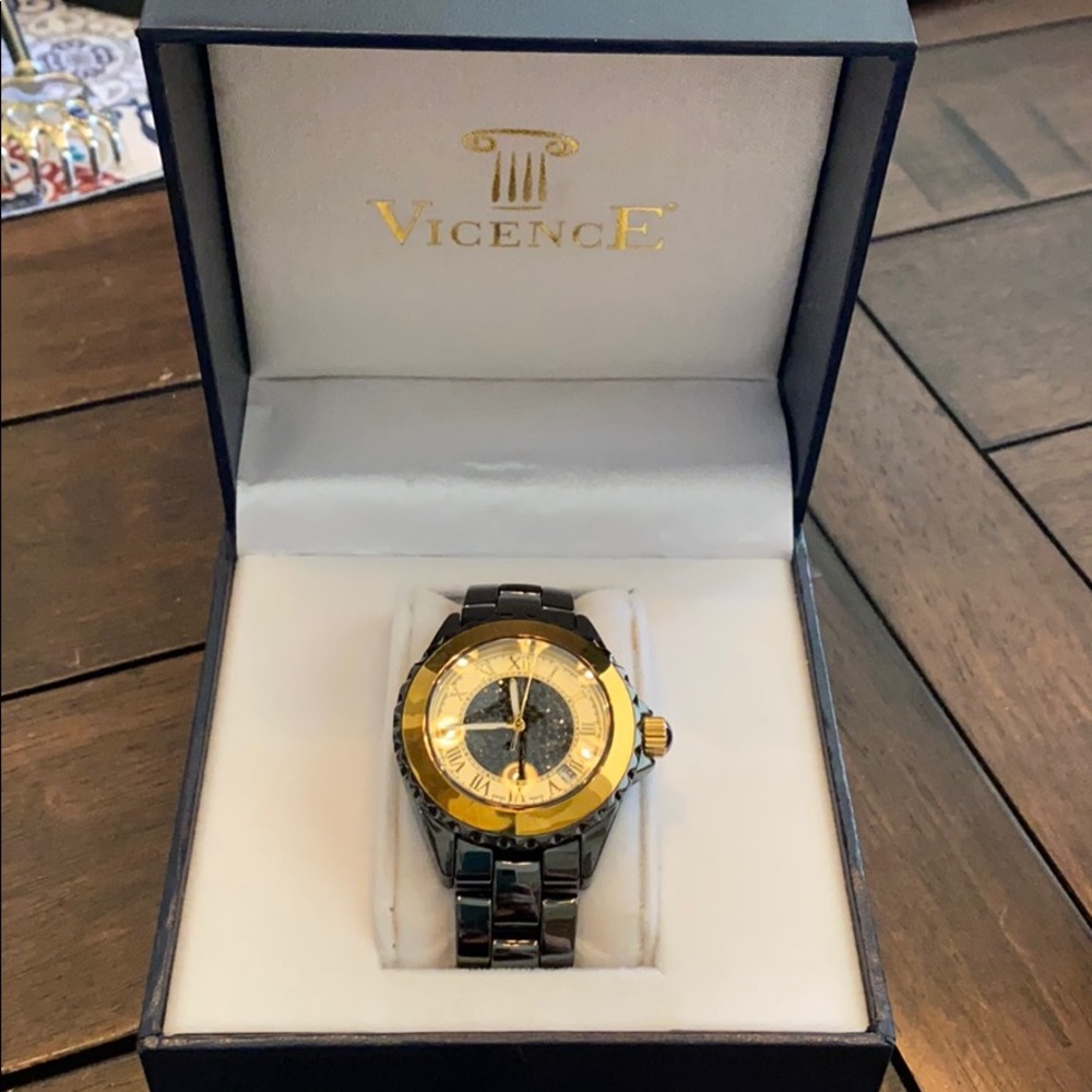 Vicence 14k Gold Black Spinel Ceramic Watch